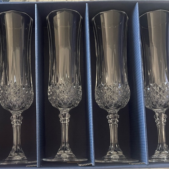 Macy's Crystal Clear Champagne Flutes Set - Picture 3 of 10